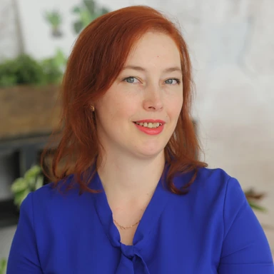 Лара Усова